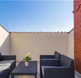 6 bedroom villa with pool near Pula, sleeps 12